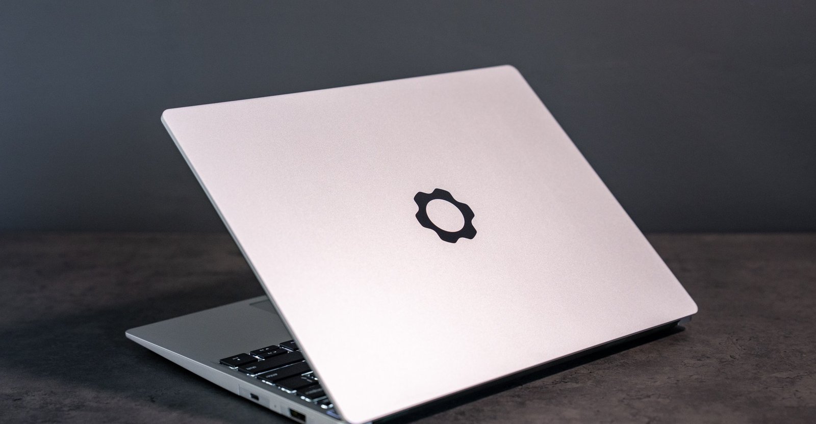 Linux Is Making a Comeback: What Framework’s “Next Gen” Teaser Means for the Future of Computing